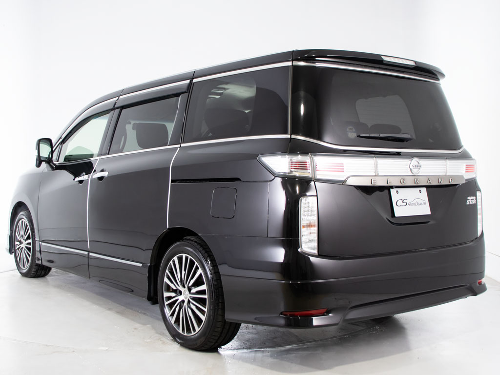 ★展示前点検実施★特殊な機材も用いて、全
車点検を実施しております！