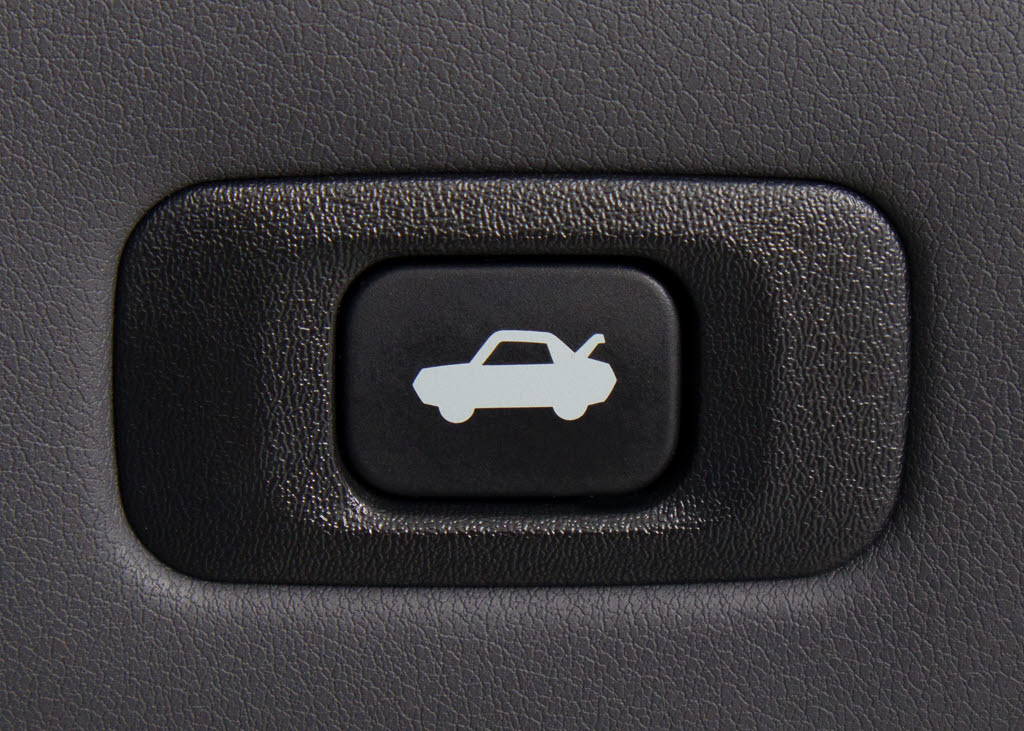ボタン一つでトランクオープンが可能！車内
から操作できる為、非常に便利な装備の一つ
となります！