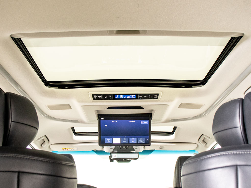 ★サンルーフ★‌人気装備のサンルーフ装着
！開放的な空間をお楽しみいただけます！