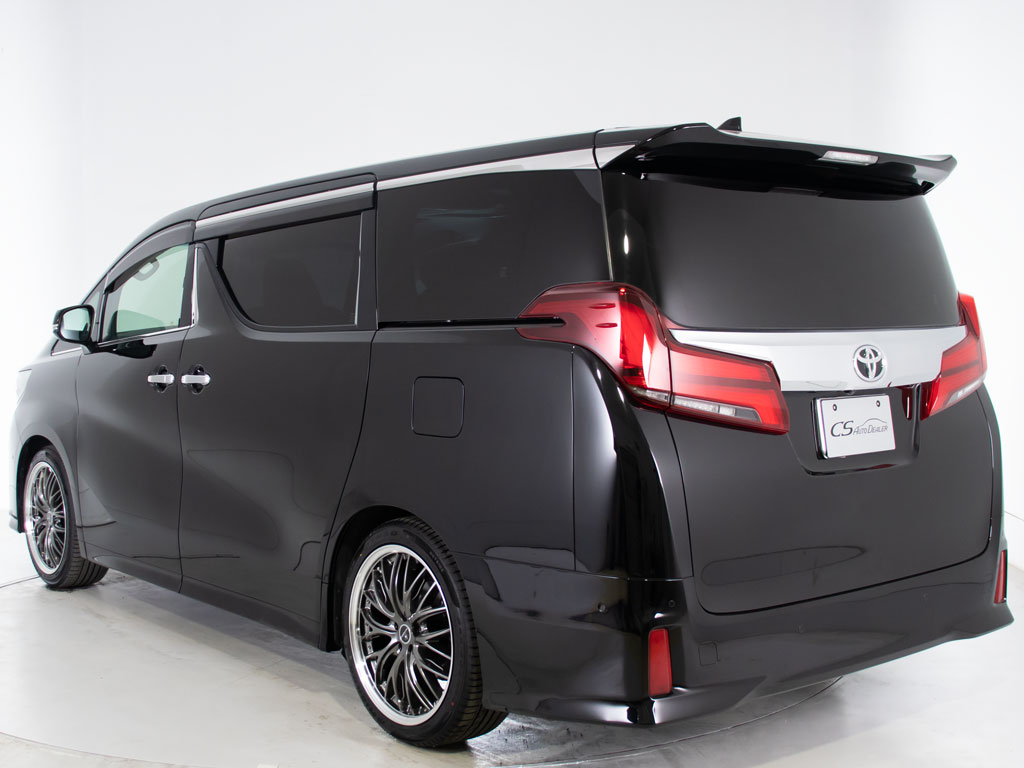 ★展示前点検実施★特殊な機材も用いて、全
車点検を実施しております！