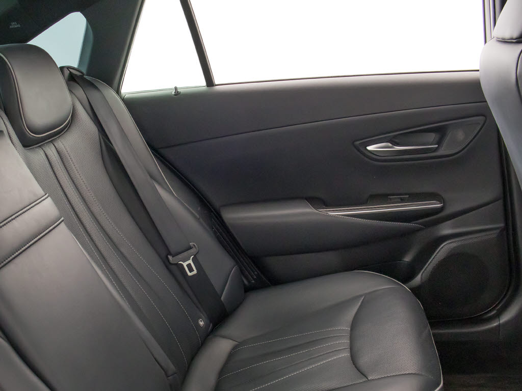 当社では、オゾンＯ３を利用した、根本的な
脱臭・消臭・除菌クリーニングを承っており
ます！こだわりのクリーニングで綺麗なお車
をご提供可能です！