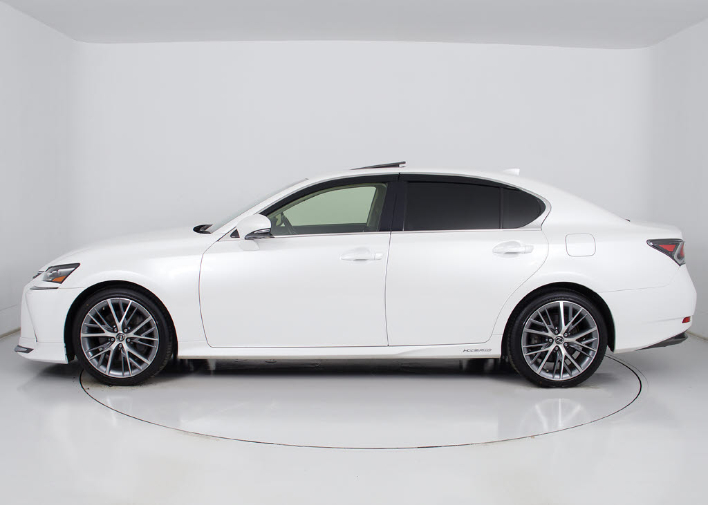 社外アルミホイール取付・スピンドルエアロ
取付・各メーカーエアロ取付・車高調・ロー
ダウン・ライトカスタム・スモークフィルム
施工ＯＫ！お気軽にご相談下さい！