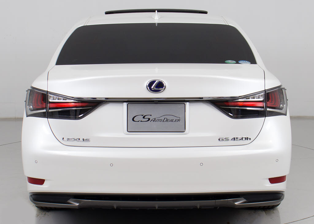 クリアランスソナーが付いています！フロン
ト＆リアにセンサーがあり、障害物に近づく
と警告音が鳴りドライバーへお知らせ！すご
く便利な人気装備です！！