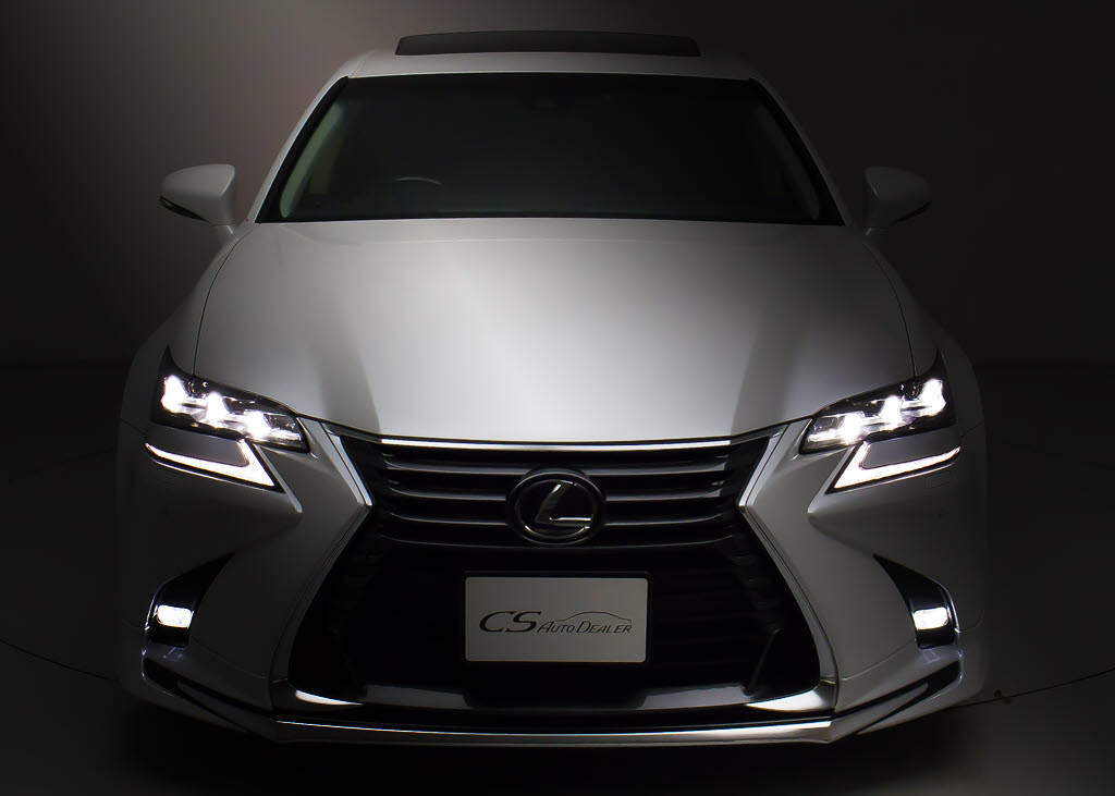 フロントビューの存在感をご覧ください！！
ヘッドライトは視界良好のライト、さらにフ
ォグライト搭載。デザイン性も高いのが特権
です。