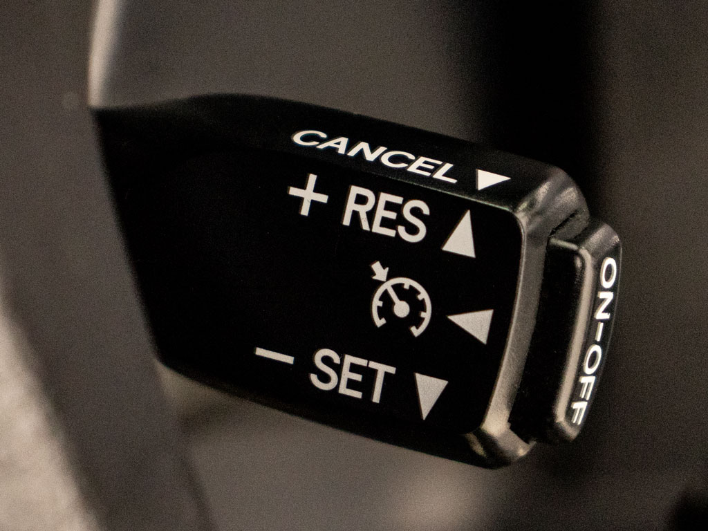 ★クルーズコントロール★高速道路で
大活躍！快適な走行をお楽しみください！