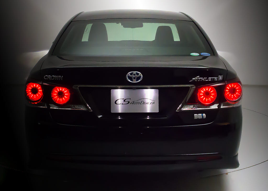 ★テールスモークやＬＥＤ加工、マフラー、
ルーフスポイラー、エアロパーツなど取り付
け承ります！