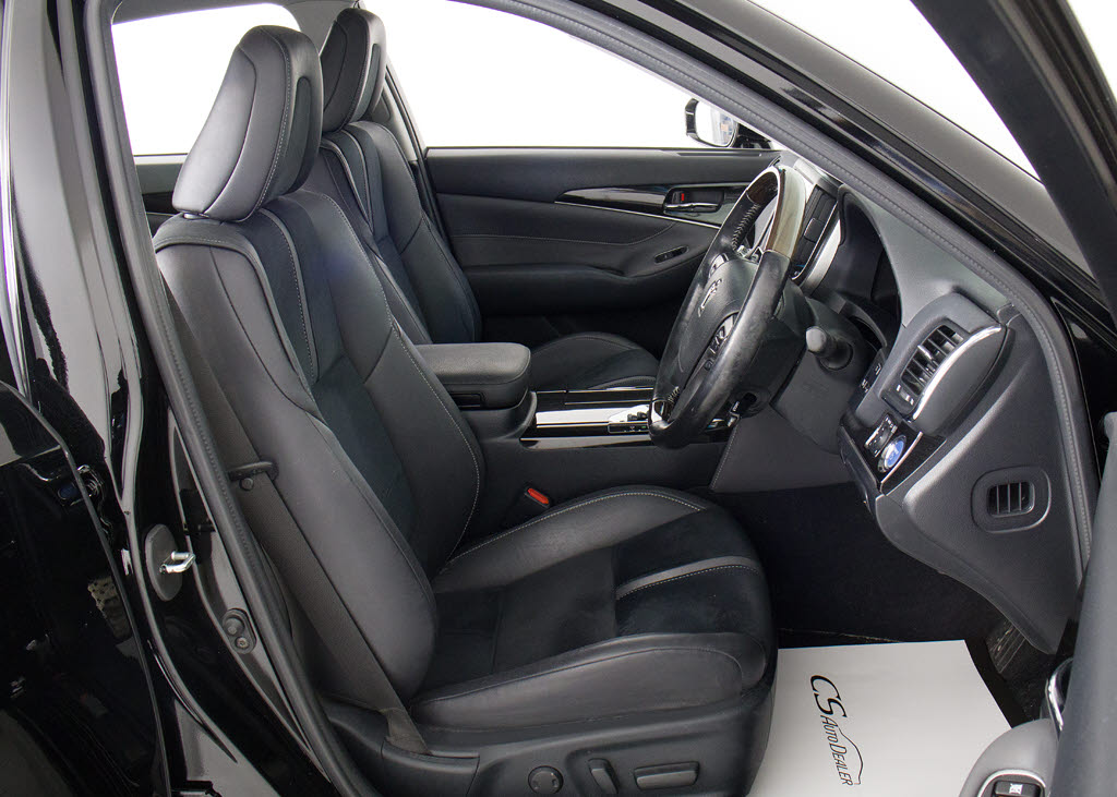 ★シートヒーターを装備しています！高級車
ならではの装備です！