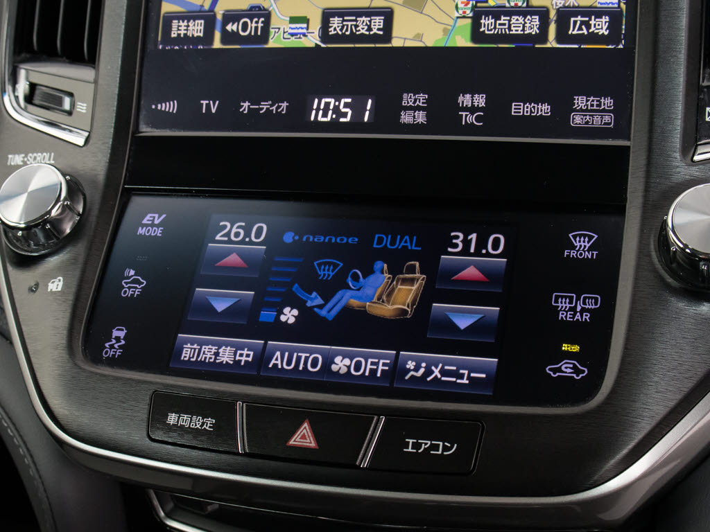 使いやすさや安全性を追求したステアリング
周り！高級車ゆえにスイッチ類が多いのも特
徴ですね！考え尽くされた配置ですぐに使い
こなす事が出来ますのでご安心下さい！是非
、体感してみて下さい！！