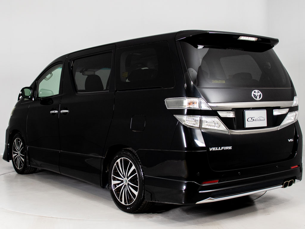 ★展示前点検実施★特殊な機材も用いて、全
車点検を実施しております！