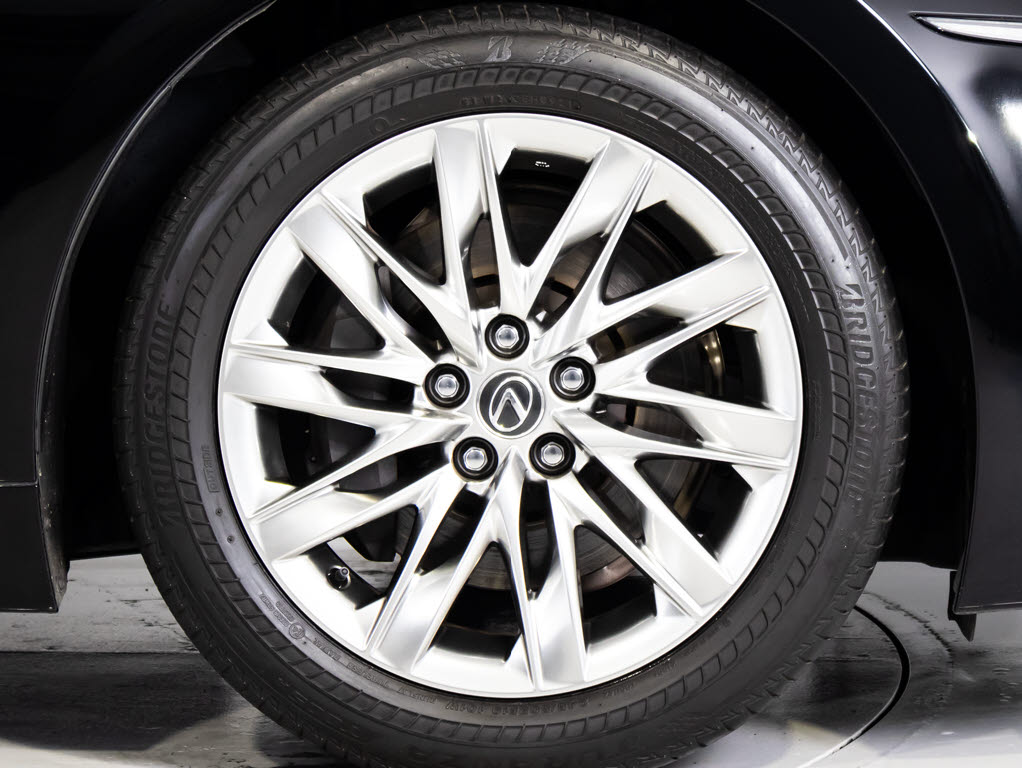 純正１９インチアルミホイール！