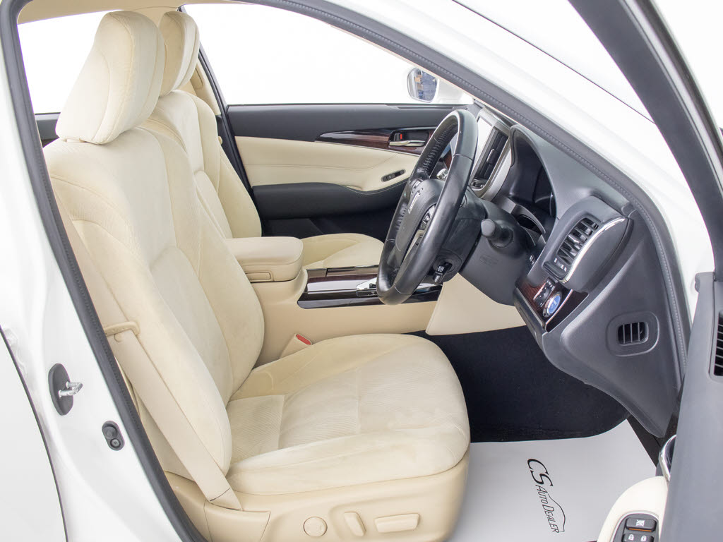 ★シートヒーターを装備しています！高級車
ならではの装備です！