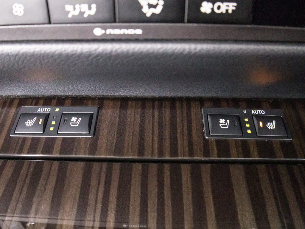 エアシート＆シートヒーターを完備しており
ますのでオールシーズン快適にご乗車頂けま
す。