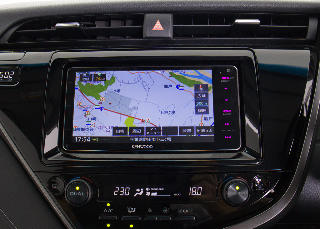 ★ＫＥＮＷＯＯＤ製大画面ＳＤナビが装備さ
れています！地図情報の更新も出来ますので
安心してお使い頂けます！