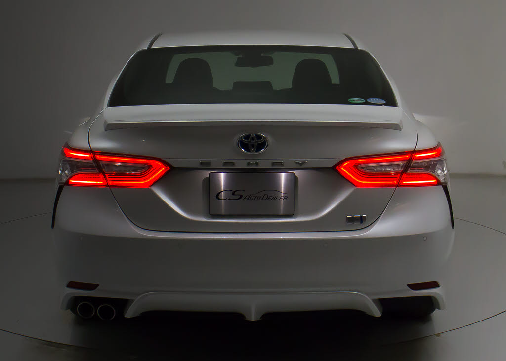 ★テールスモークやＬＥＤ加工、マフラー、
ルーフスポイラー、エアロパーツなど取り付
け承ります！