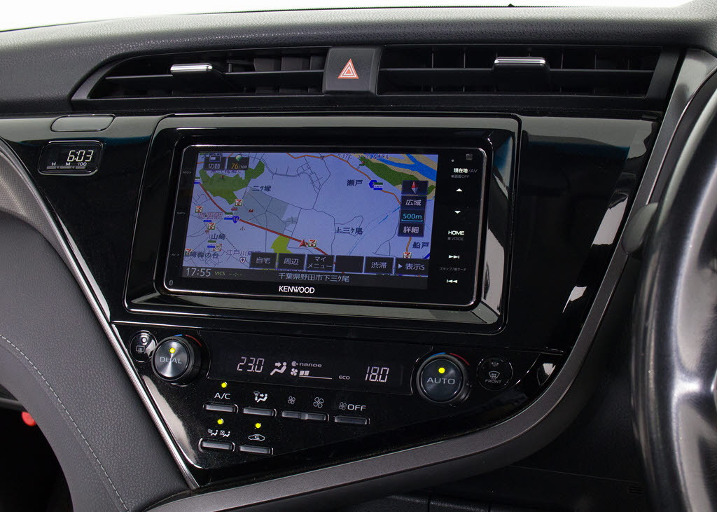 ★ＫＥＮＷＯＯＤ製大画面ＳＤナビが装備さ
れています！地図情報の更新も出来ますので
安心してお使い頂けます！