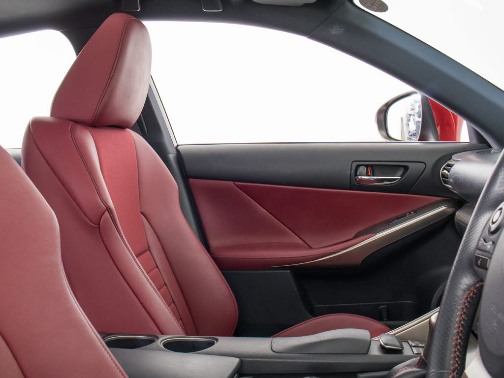 当社では、一般のクリーニングでは満足せず
、オゾンを利用した、根本的な脱臭・消臭・
除菌クリーニングも承っております！