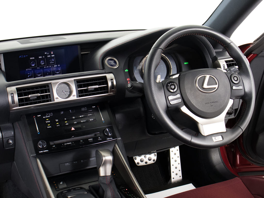 ★使いやすさや安全性を追求したステアリン
グ周り！高級車ゆえにスイッチ類が多いのも
特徴ですね！考え尽くされた配置ですぐに使
いこなす事が出来ますのでご安心下さい！是
非、体感してみて下さい！！