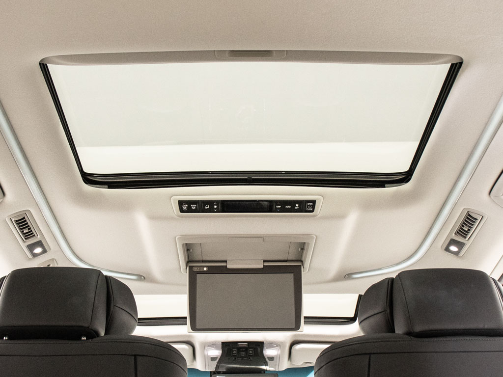 ★サンルーフ★‌人気装備のサンルーフ装着
！開放的な空間をお楽しみいただけます！