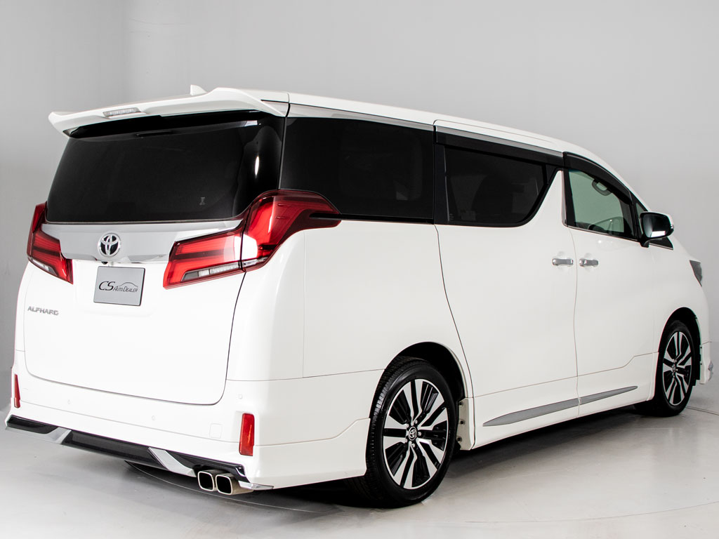 ★ﾘｱﾋﾞｭｰ★テールランプ加工、マフラー換装
等も承っております！