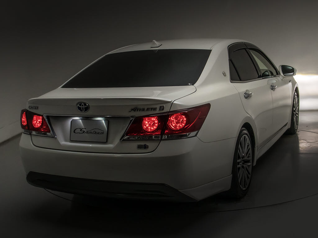 ★テールスモークやＬＥＤ加工、マフラー、
ルーフスポイラー、エアロパーツなど取り付
け承ります！