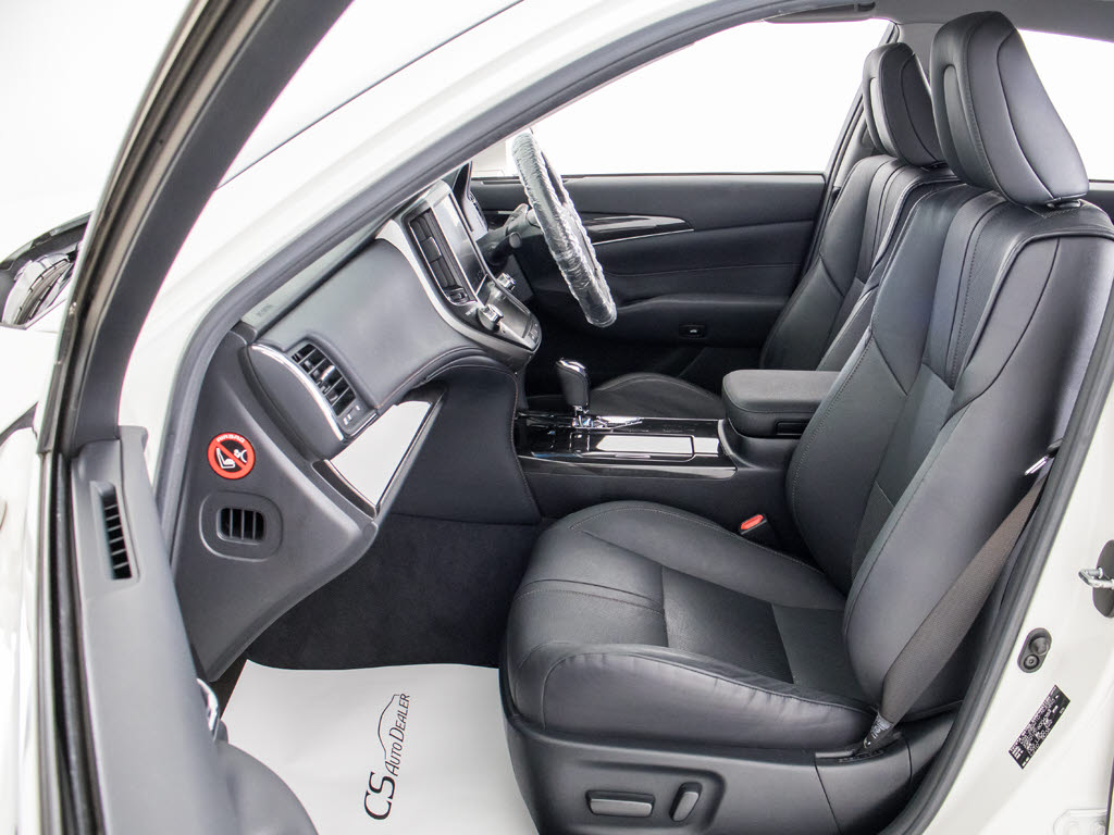 快適エアシート＆シートヒーターを装備して
います！高級車ならではの装備です！シート
が暖まる機能！シートから冷風が出る機能！
どちらも付いています！！寒い冬も、暑い夏
も快適にご乗車頂けます！！