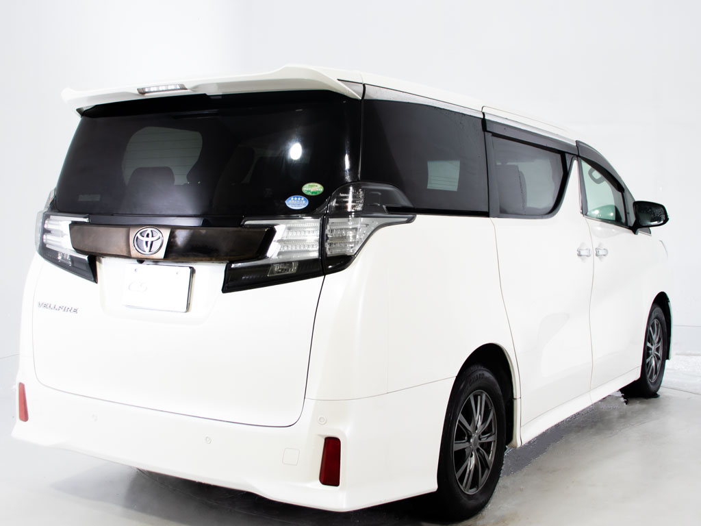 ★ﾘｱﾋﾞｭｰ★テールランプ加工、マフラー換装
等も承っております！