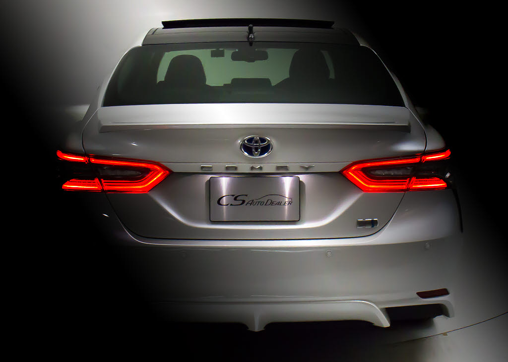 ★テールスモークやＬＥＤ加工、マフラー、
ルーフスポイラー、エアロパーツなど取り付
け承ります！