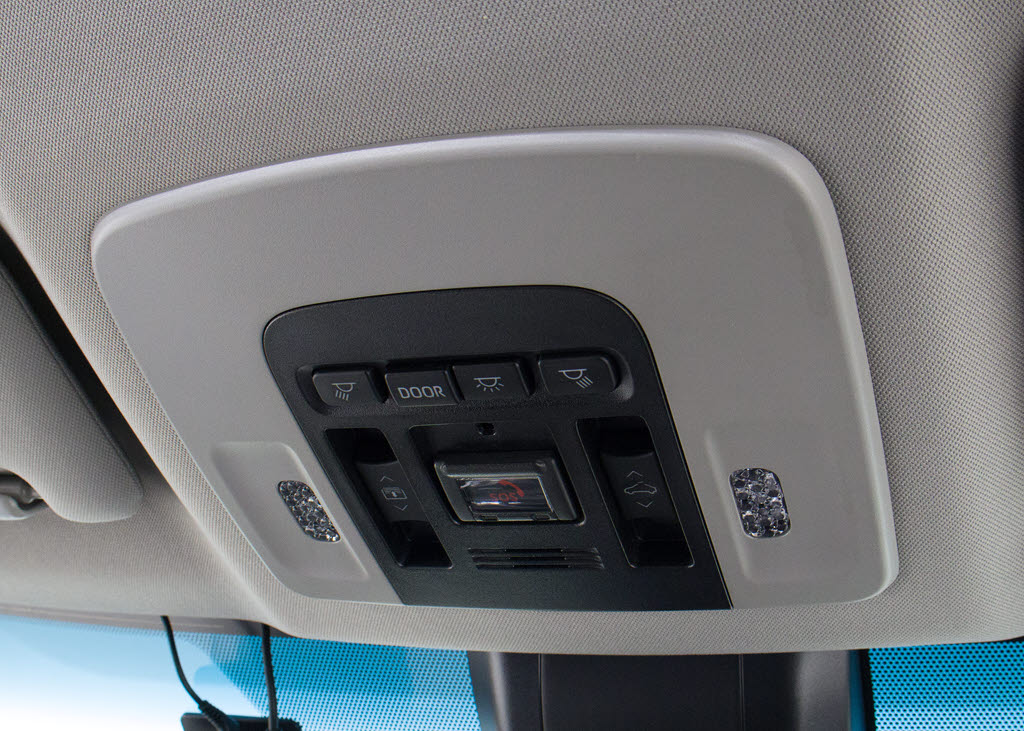 人気装備のパノラマルーフが付いています！
上下チルトに前後スライド機能が付いていま
すので、様々なドライブシーンで活躍してく
れます！！開放感ある車内空間は気持ちがい
いですよ！是非体感してみて下さい！