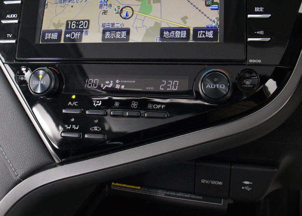 ★使いやすさや安全性を追求したステアリン
グ周り！高級車ゆえにスイッチ類が多いのも
特徴ですね！考え尽くされた配置ですぐに使
いこなす事が出来ますのでご安心下さい！是
非、体感してみて下さい！！