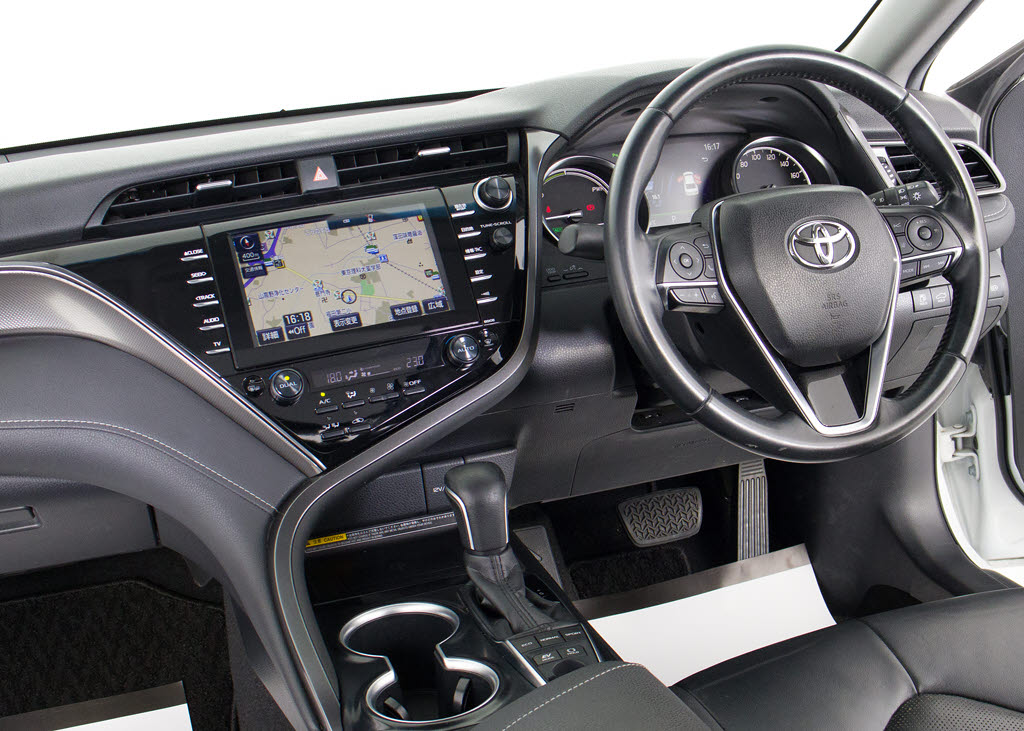 ★使いやすさや安全性を追求したステアリン
グ周り！高級車ゆえにスイッチ類が多いのも
特徴ですね！考え尽くされた配置ですぐに使
いこなす事が出来ますのでご安心下さい！是
非、体感してみて下さい！！