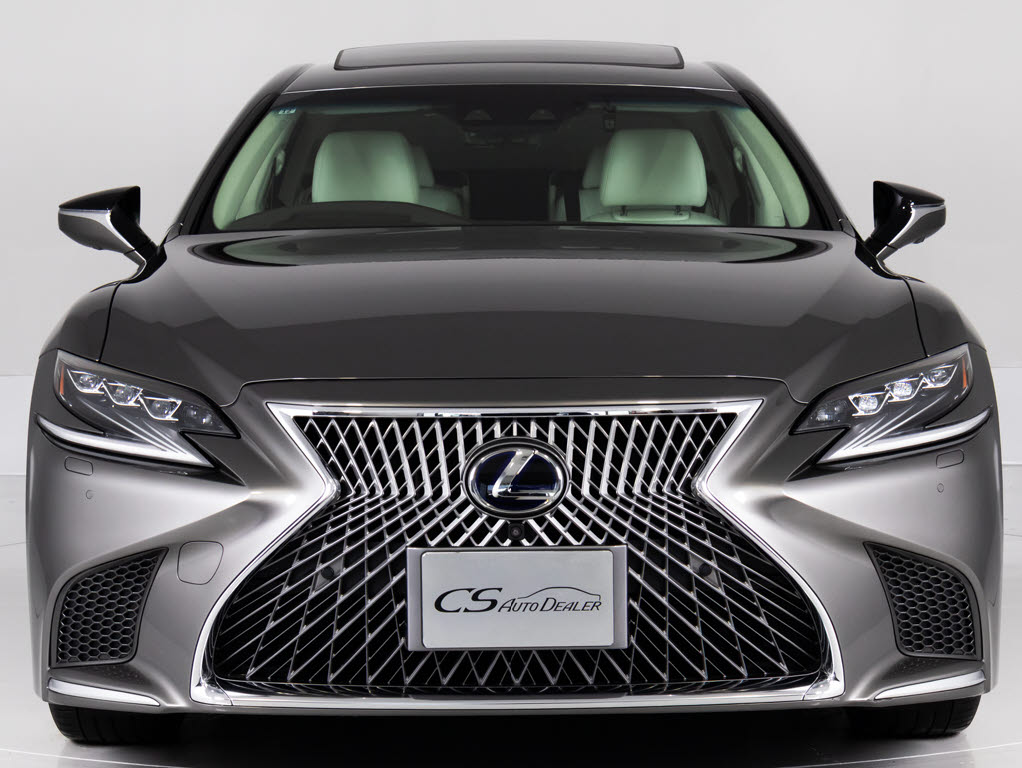 衝突軽減ブレーキプリクラッシュセーフティ
やレーントレーシングアシスト等の充実した
安全装備レクサスセーフティシステム+Ａ！