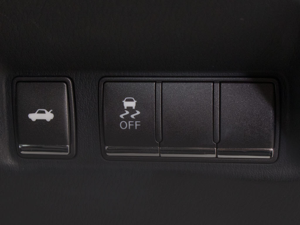 ★使いやすさや安全性を追求したステアリン
グ周り！高級車ゆえにスイッチ類が多いのも
特徴ですね！考え尽くされた配置ですぐに使
いこなす事が出来ますのでご安心下さい！是
非、体感してみて下さい！！