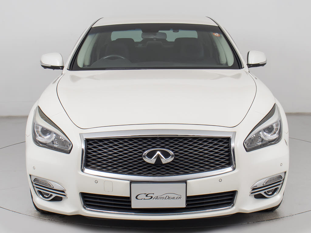 禁煙車です！室内は嫌なニオイも無く、すご
く綺麗な状態です！禁煙車・・特にセダンタ
イプのお車では少ないですよね！！タバコの
ニオイが苦手なお客様必見です！快適にご乗
車頂けます！！