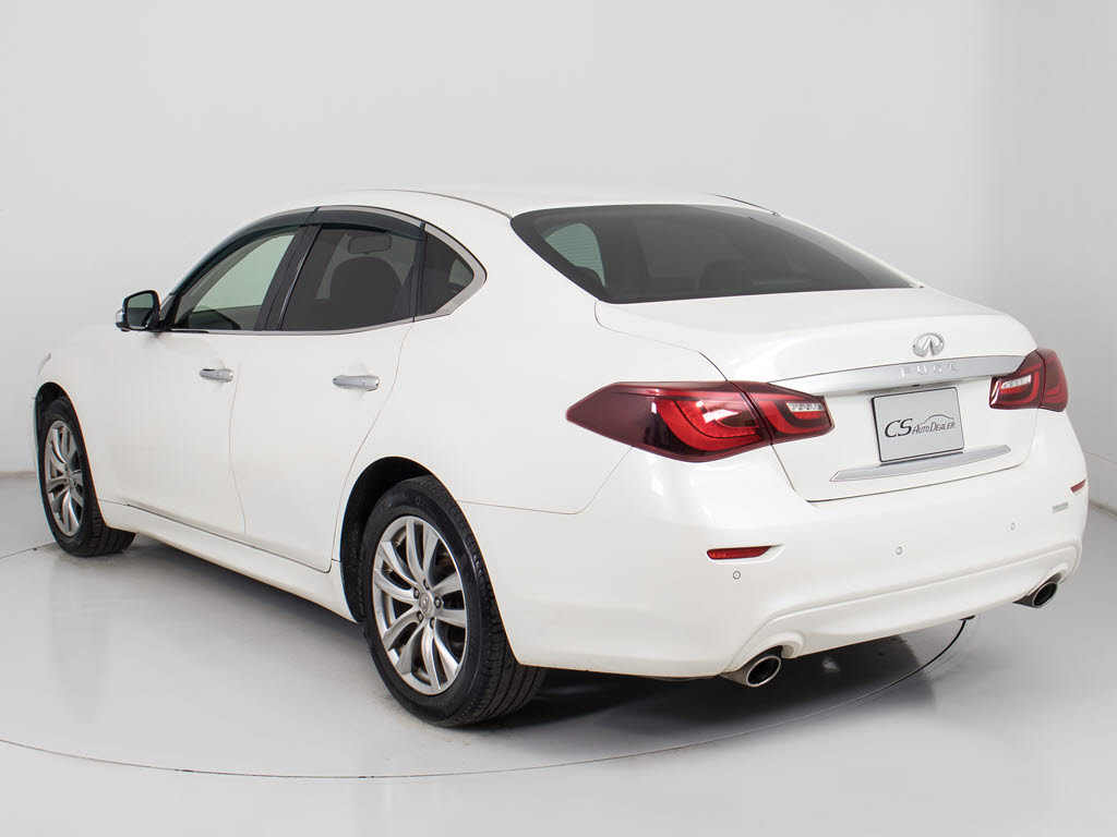 お車の下取りもお任せ下さい！国産、外車、
年式、走行距離問わず、どんなお車でも下取
りさせて頂きます。皆様のご相談お待ちして
おります！