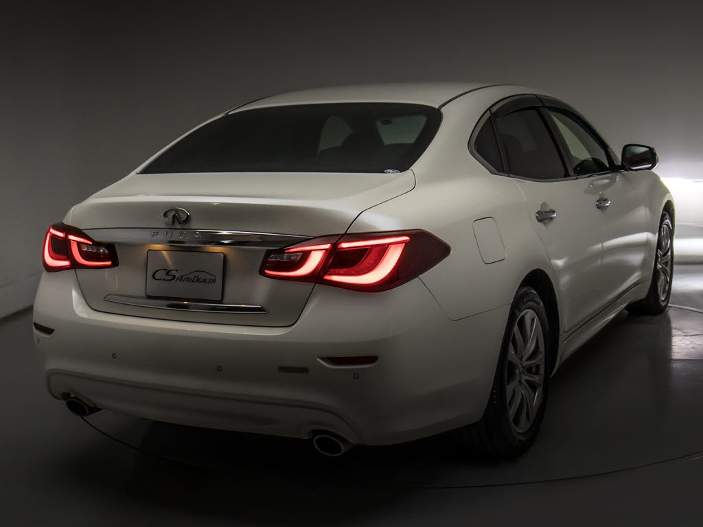 テールスモーク加工、スポイラー取付等々ド
レスアップ可能です。違う角度が見たい・・
・等のご要望御座いましたら是非お声掛け下
さい！！お写真をお送りさせて頂きます。