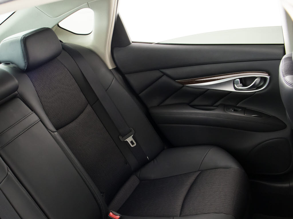 当社では、一般のクリーニングでは満足せず
、オゾンを利用した、根本的な脱臭・消臭・
除菌クリーニングも承っております！