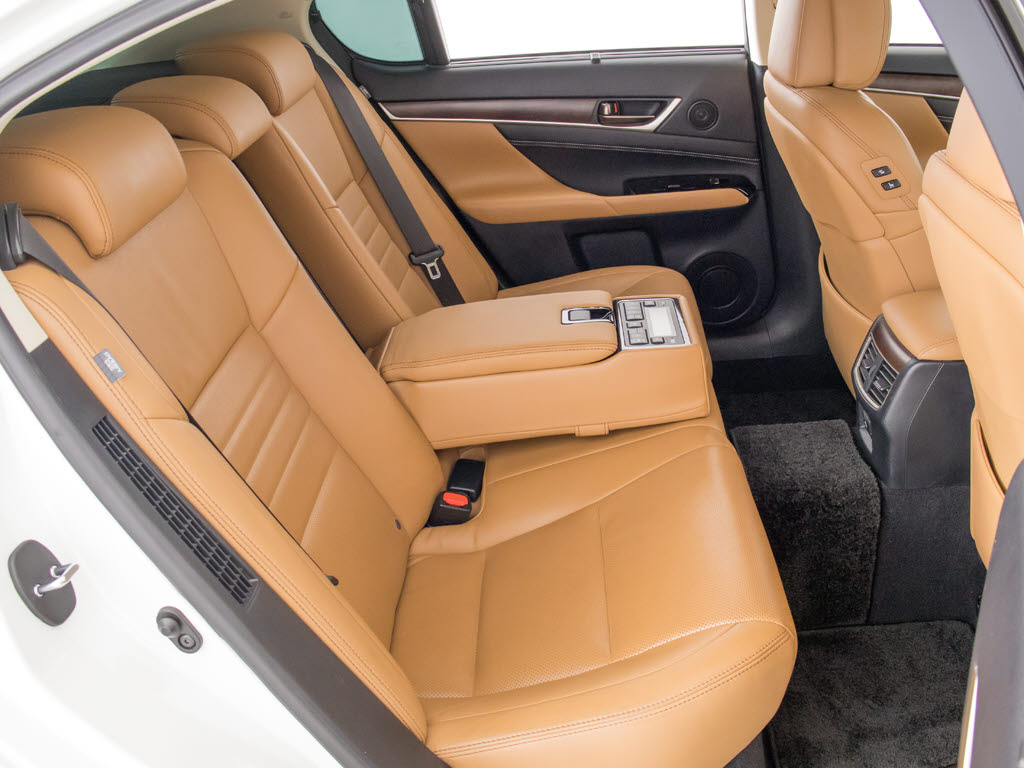 茶本革シート！！お好みはいかがですか？当
社では、お好みの色で新品本革シートを作成
することもできます！！