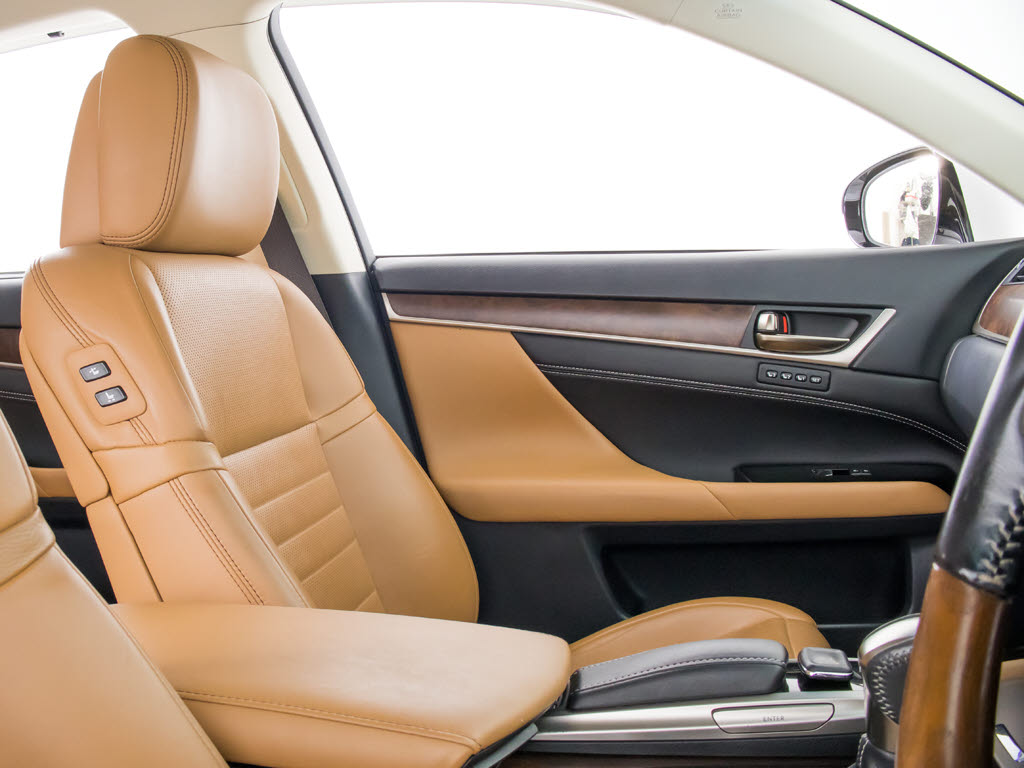 当社では、一般のクリーニングでは満足せず
、オゾンを利用した、根本的な脱臭・消臭・
除菌クリーニングも承っております！