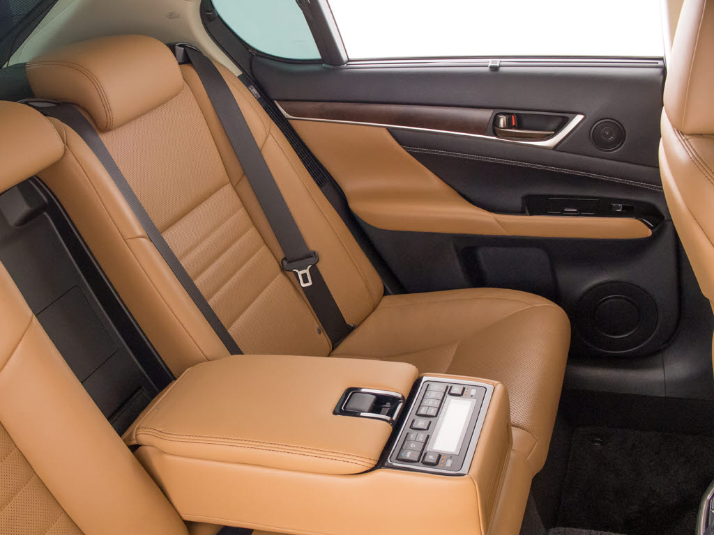 当社では、一般のクリーニングでは満足せず
、オゾンを利用した、根本的な脱臭・消臭・
除菌クリーニングも承っております！