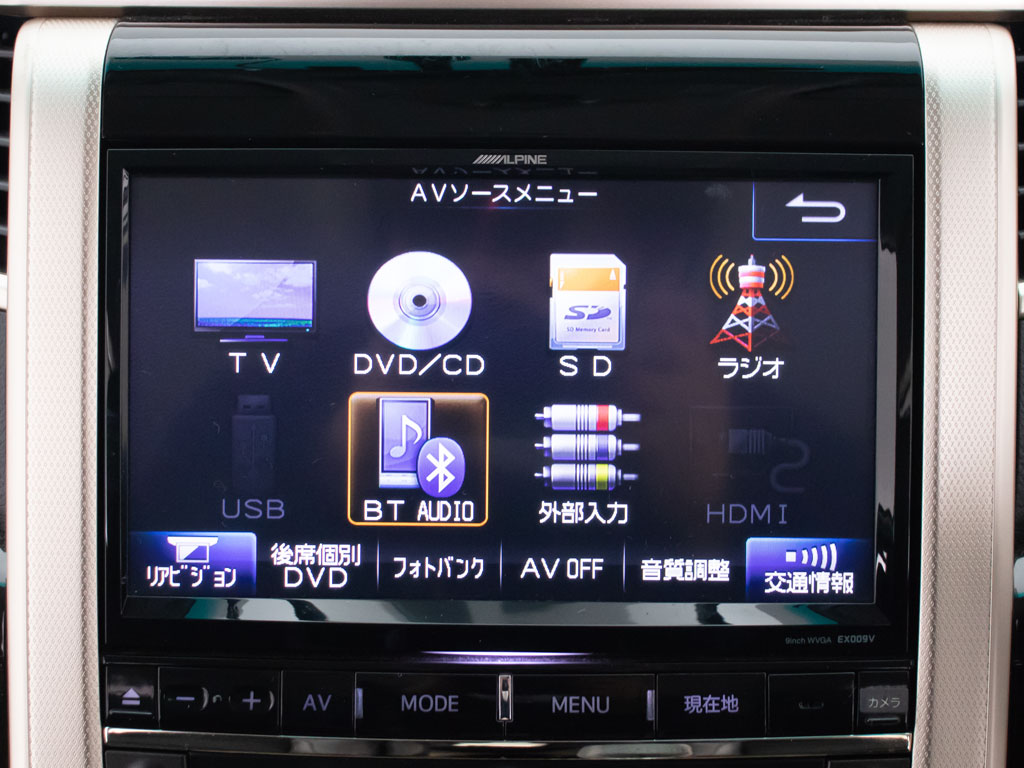 ★各種メディア対応★CD&DVDはもちろん
BluetoothやUSBなどでスマホ等も接続可能！