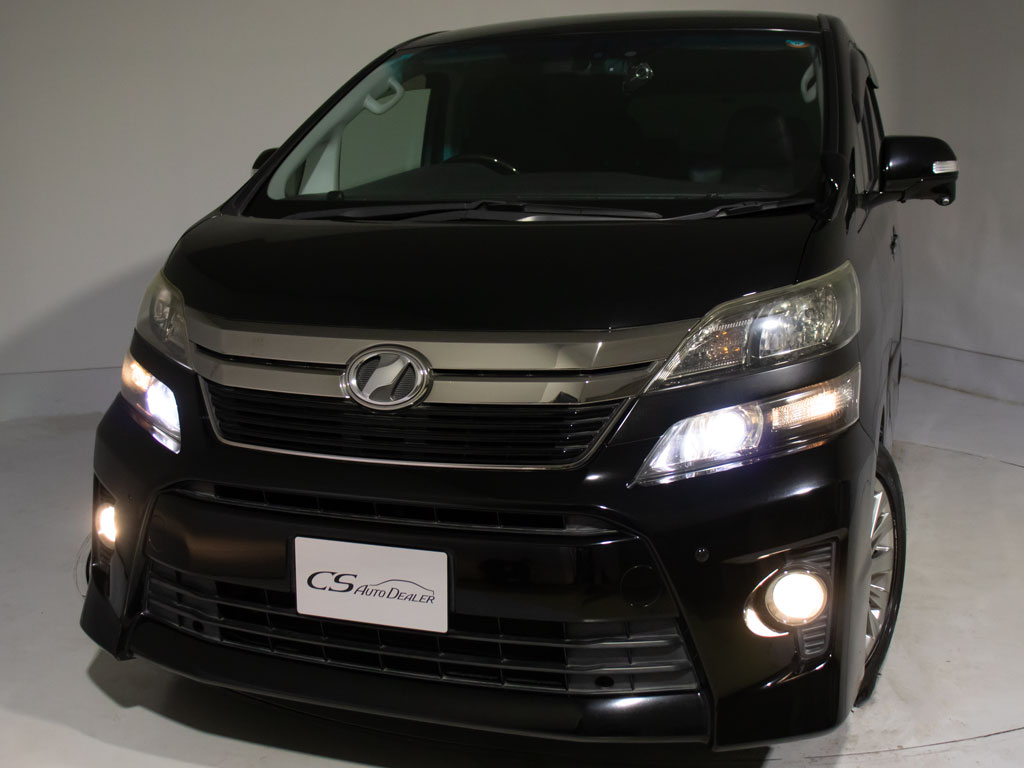 ★HIDヘッドライト★明るさ、視認性抜群！
LEDへの換装もお任せください！