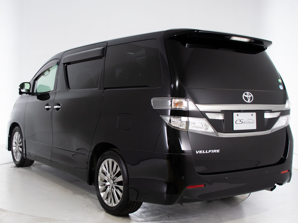 ★展示前点検実施★特殊な機材も用いて、全
車点検を実施しております！