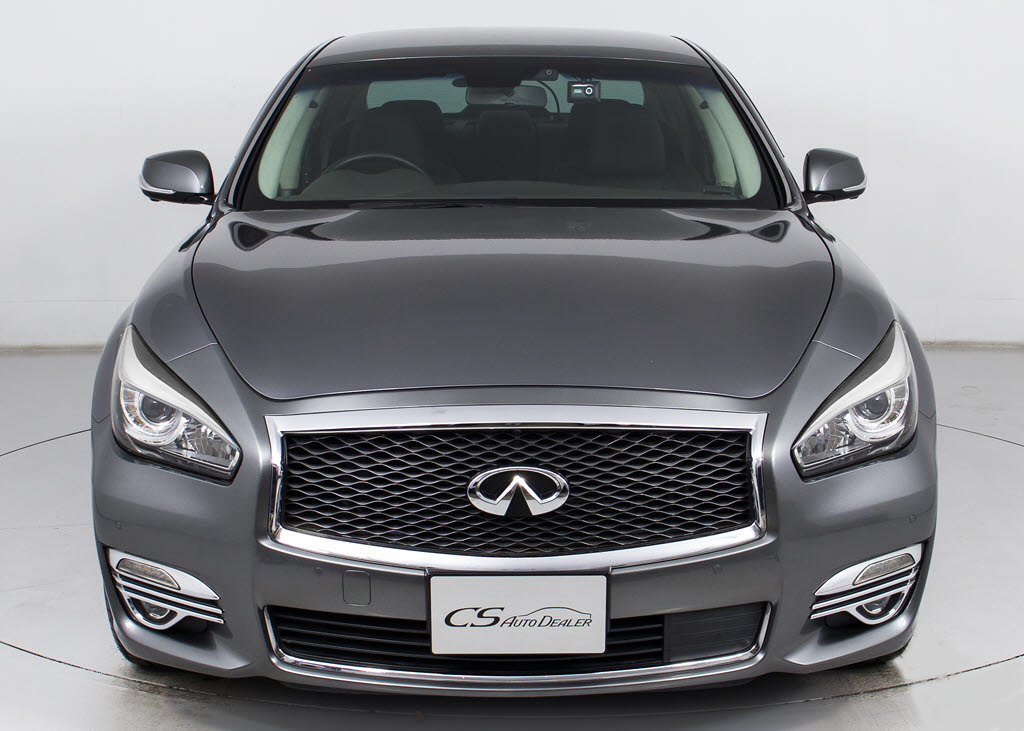 フロントビューの存在感をご覧ください！！
ヘッドライトは視界良好のライト、さらにフ
ォグライト搭載。デザイン性も高いのが特権
です。