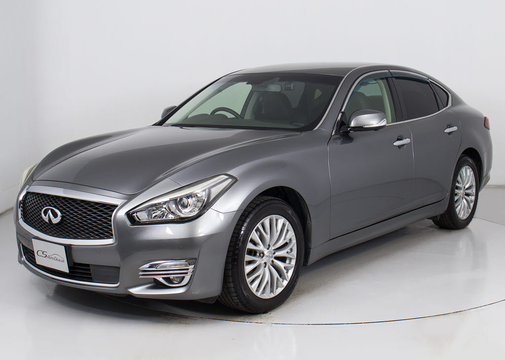 ガラス系ボディコーティングご施工可能です
！下地作りからこだわり塗装面の艶や輝きを
取り戻し肉厚被膜で塗装面を守ります！