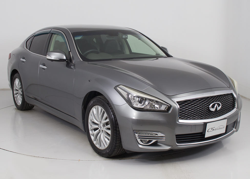 ガラス系ボディコーティングご施工可能です
！下地作りからこだわり塗装面の艶や輝きを
取り戻し肉厚被膜で塗装面を守ります！