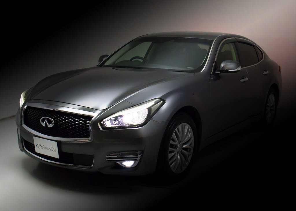 ガラス系ボディコーティングご施工可能です
！下地作りからこだわり塗装面の艶や輝きを
取り戻し肉厚被膜で塗装面を守ります！