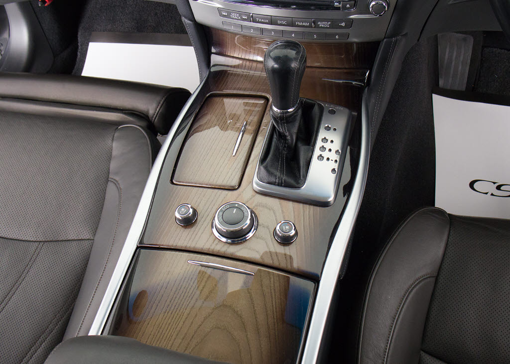 シフト周りです。木目パネルも相まって高級
感を感じさせます！