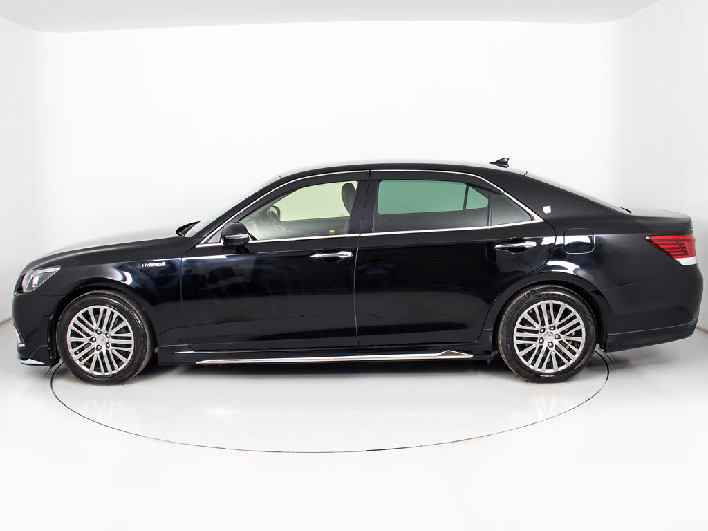 フルエアロが装着されています！お好みはい
かがですか？今付いているデザイン以外にも
、各ブランドのエアロを格安にてお取付け出
来ます！又、エアロを外してノーマル状態に
する事も出来ます！！