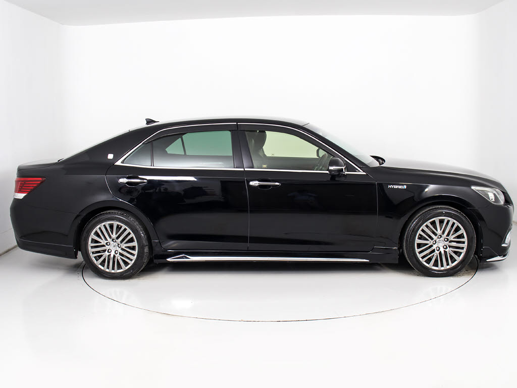 フルエアロが装着されています！お好みはい
かがですか？今付いているデザイン以外にも
、各ブランドのエアロを格安にてお取付け出
来ます！又、エアロを外してノーマル状態に
する事も出来ます！！