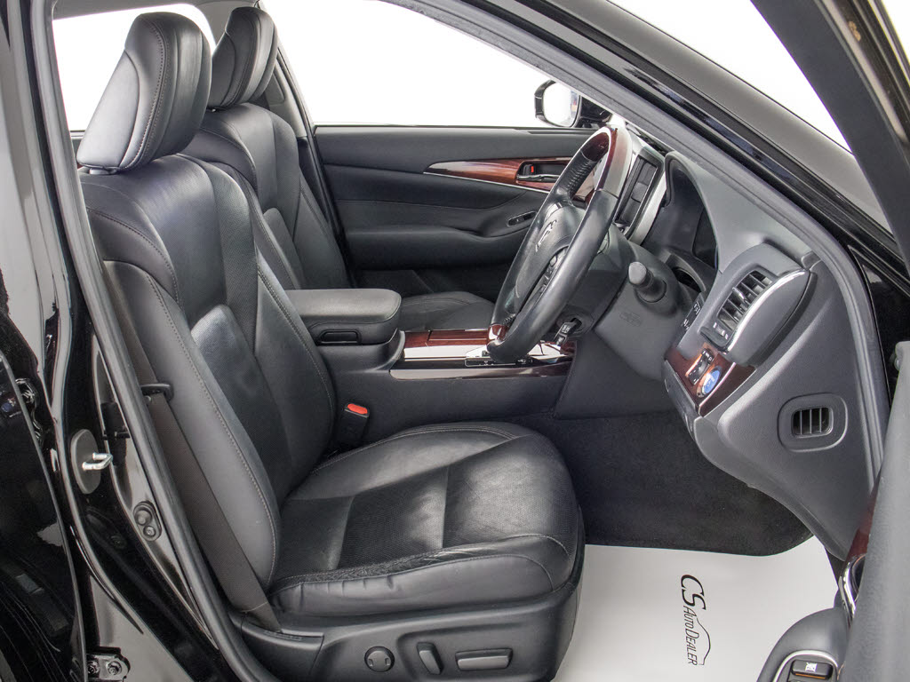 快適エアシート＆シートヒーターを装備して
います！高級車ならではの装備です！シート
が暖まる機能！シートから冷風が出る機能！
どちらも付いています！！寒い冬も、暑い夏
も快適にご乗車頂けます！！